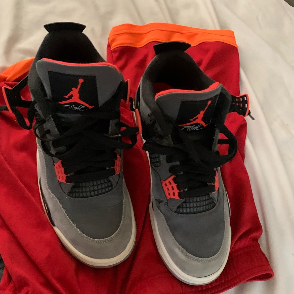 Jordan Retro 4s Infared Size - 9.5